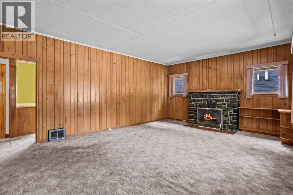 404 Otter Street, Banff, Alberta  T1L 1E3 - Photo 2 - A2232374