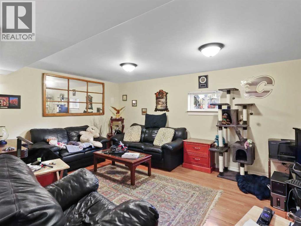 1621 1st Avenue, Canmore, Alberta  T1W 1M7 - Photo 6 - A2257145