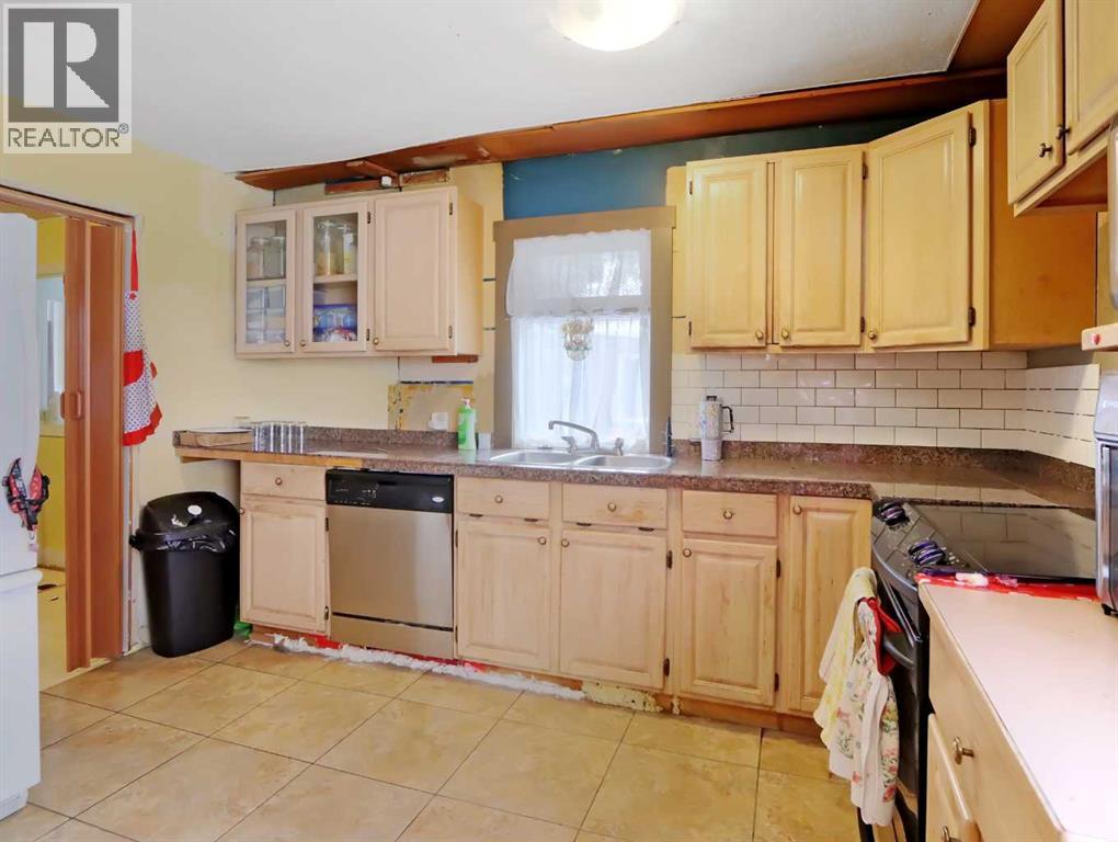 813 13th Street, Canmore, Alberta  T1W 1W5 - Photo 13 - A2272932