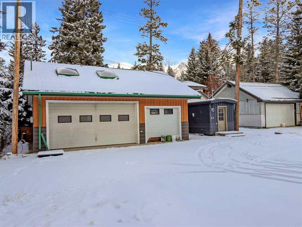 813 13th Street, Canmore, Alberta  T1W 1W5 - Photo 25 - A2272932