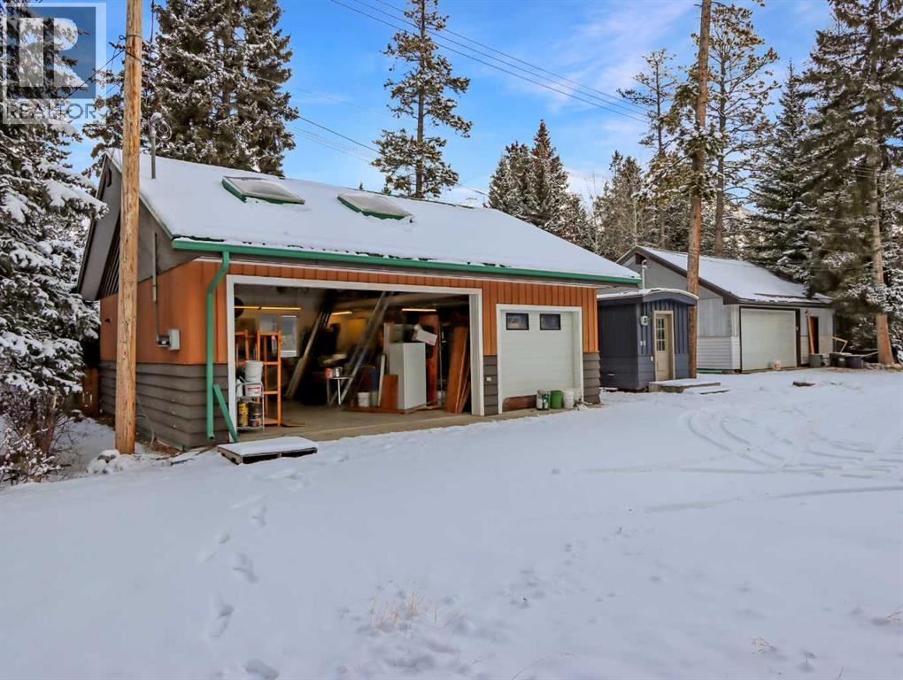 813 13th Street, Canmore, Alberta  T1W 1W5 - Photo 27 - A2272932