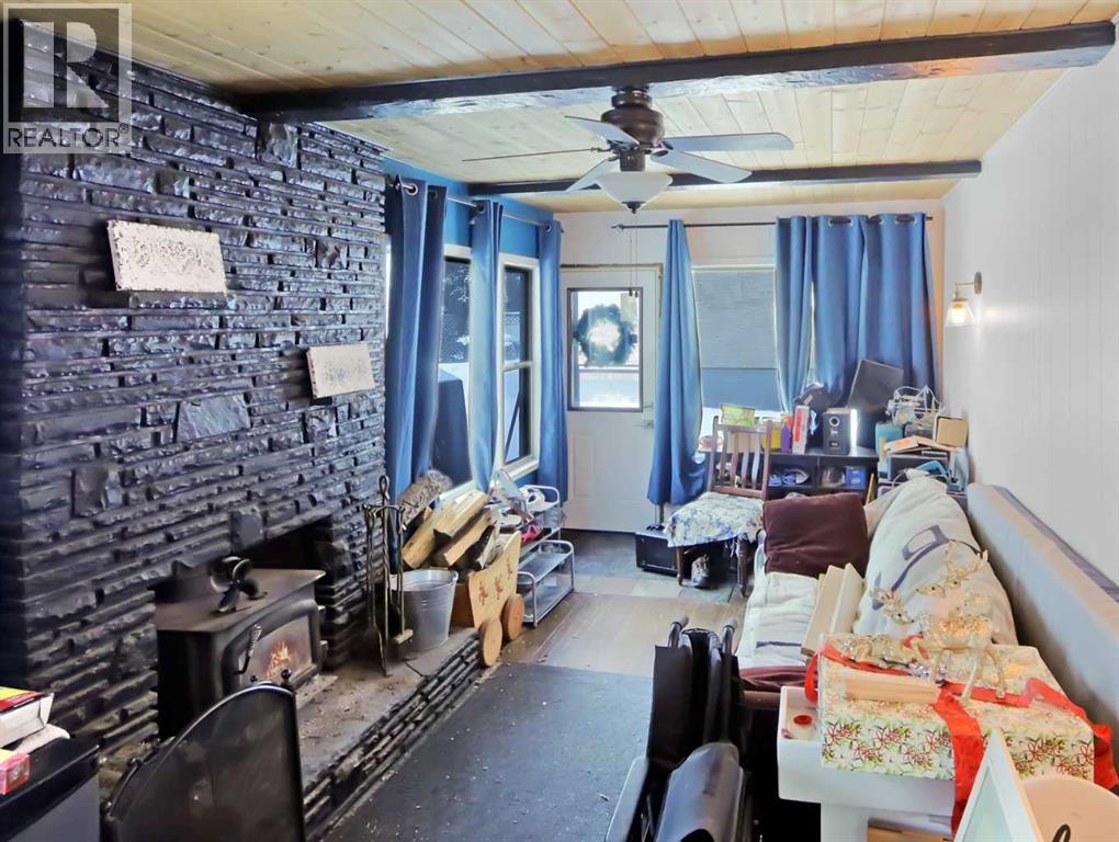 813 13th Street, Canmore, Alberta  T1W 1W5 - Photo 7 - A2272932