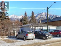 906 Main Street, Canmore, Alberta