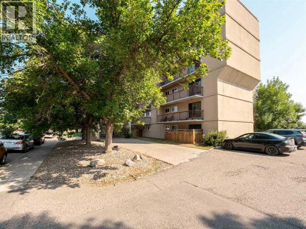 619, 5 Berkeley Place W, Lethbridge, Alberta  T1L 5M9 - Photo 2 - A2316666