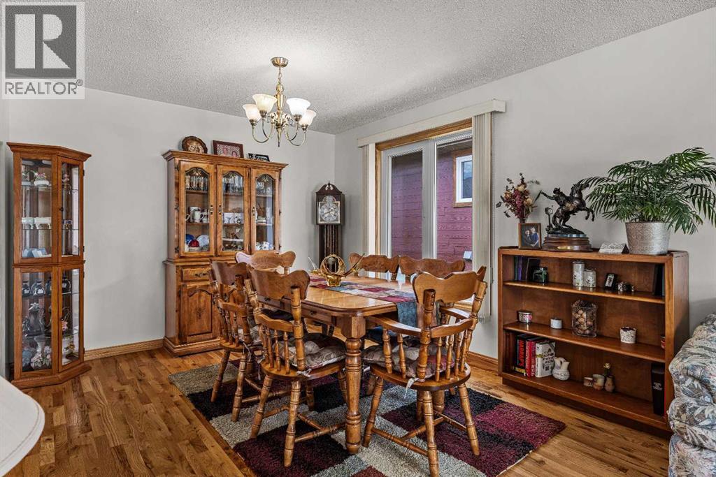 117 Kodiak Road, Canmore, Alberta  T1W 1C5 - Photo 11 - A2324057