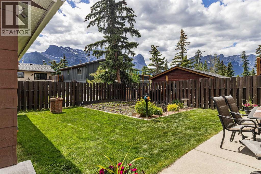 117 Kodiak Road, Canmore, Alberta  T1W 1C5 - Photo 32 - A2324057