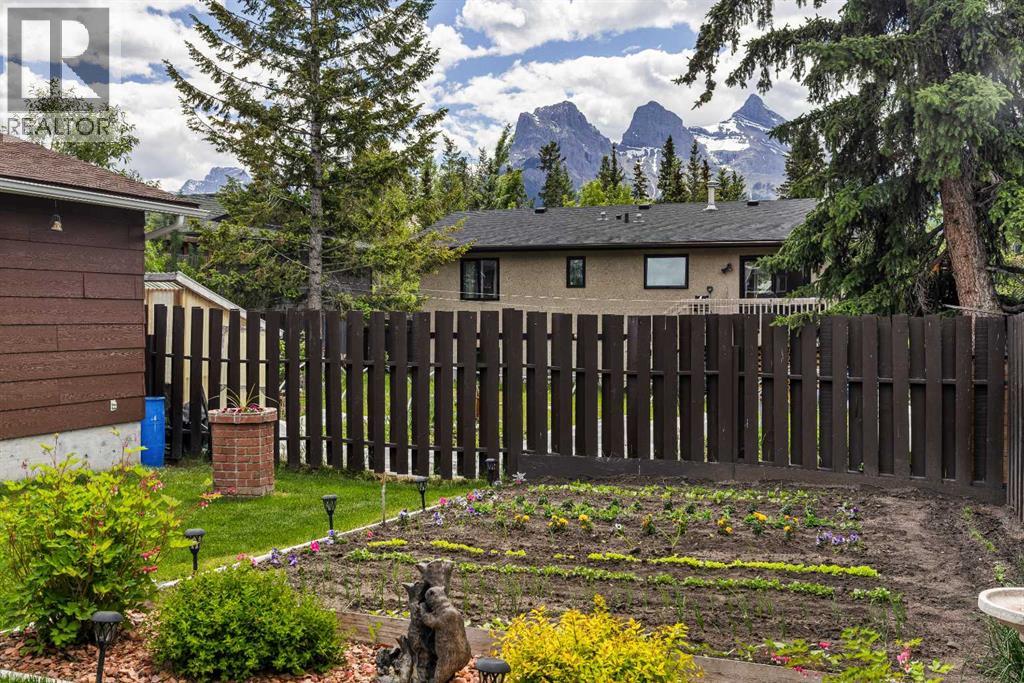 117 Kodiak Road, Canmore, Alberta  T1W 1C5 - Photo 34 - A2324057