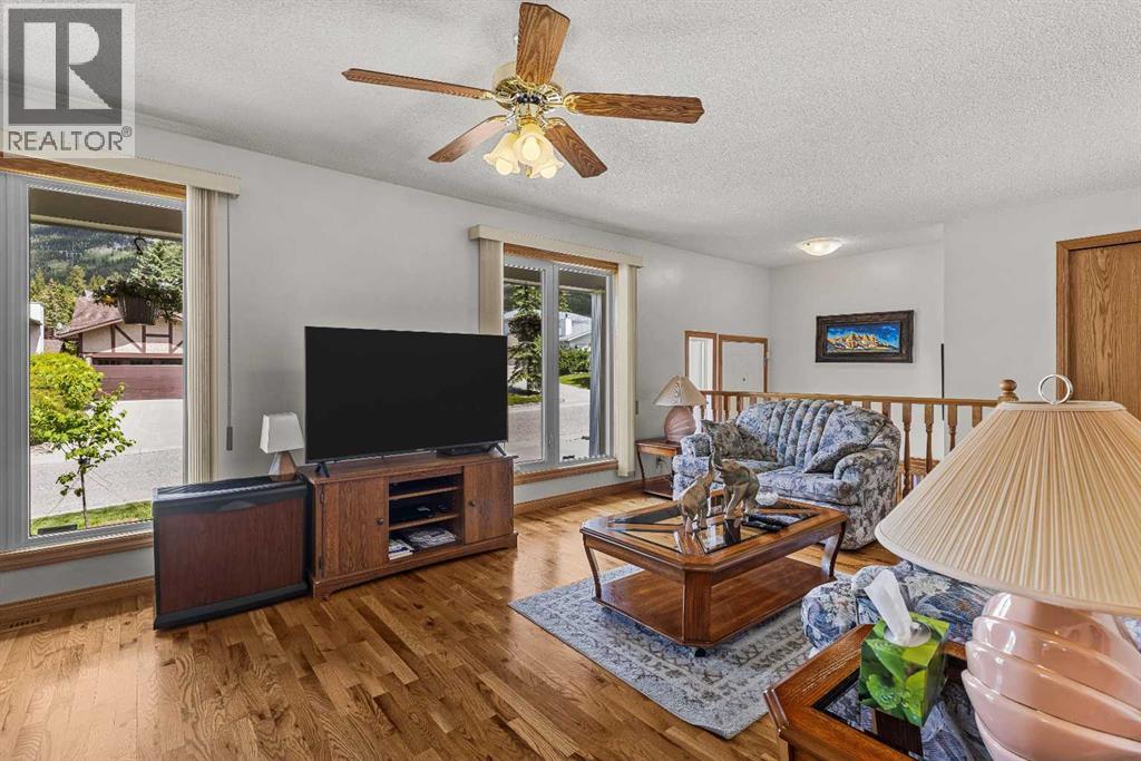 117 Kodiak Road, Canmore, Alberta  T1W 1C5 - Photo 8 - A2324057