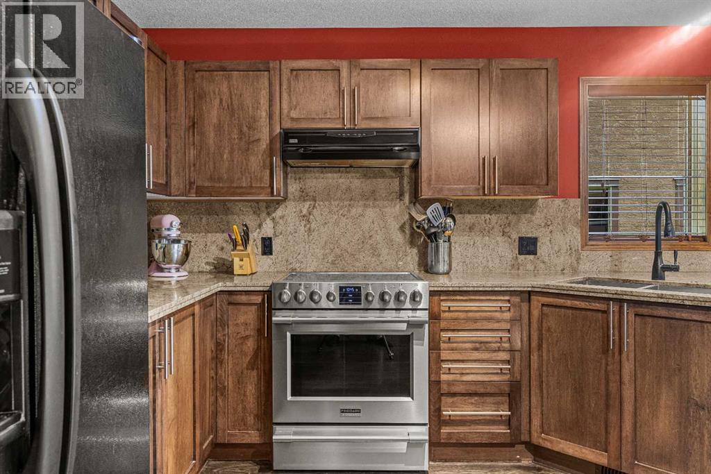 202, 108 Armstrong Place, Canmore, Alberta  T1W 3L2 - Photo 5 - A2330181