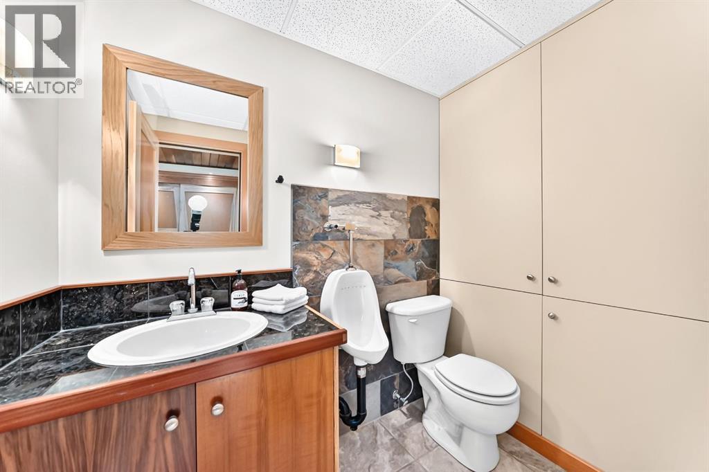 1009 15 Street, Canmore, Alberta  T1W 1V3 - Photo 33 - A2332861