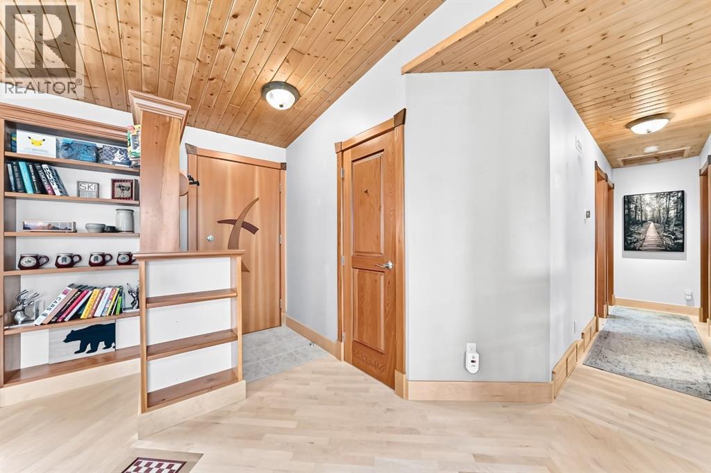 1009 15 Street, Canmore, Alberta  T1W 1V3 - Photo 5 - A2332861