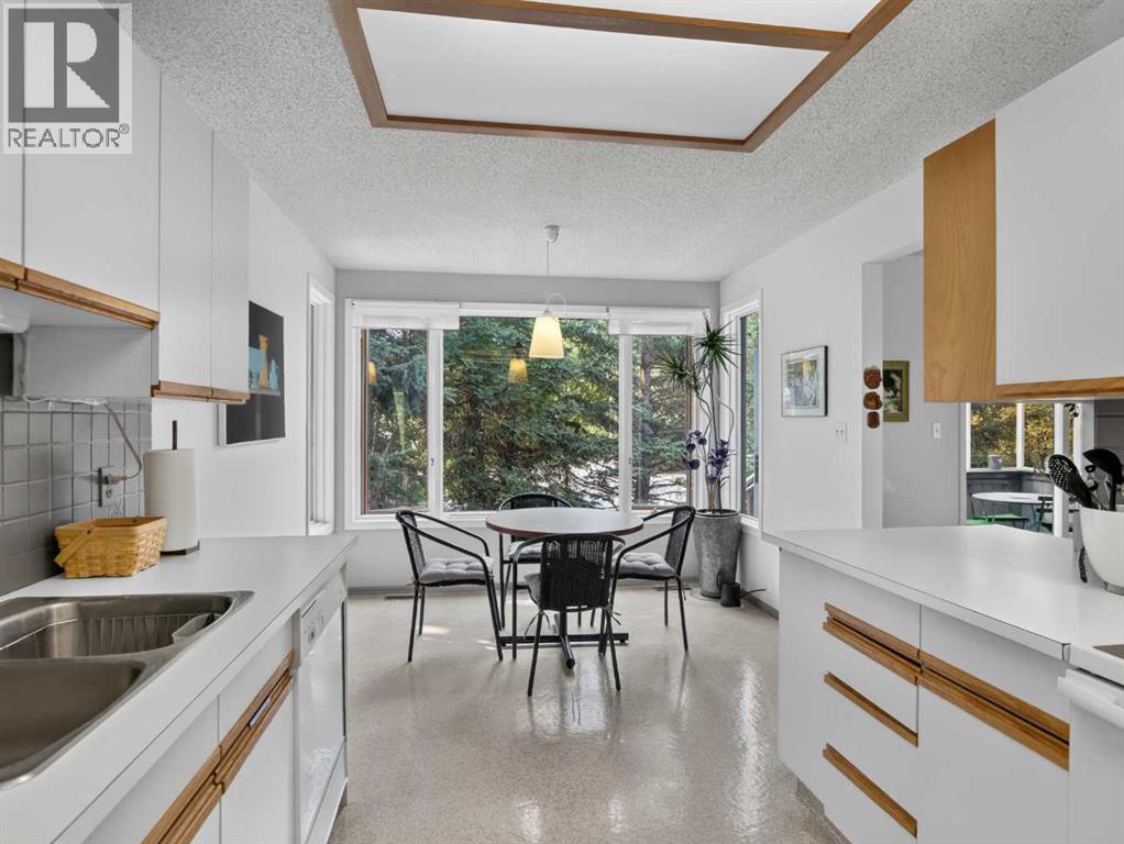 22 Pinewood Crescent, Canmore, Alberta  T1W 1P8 - Photo 3 - A2335810