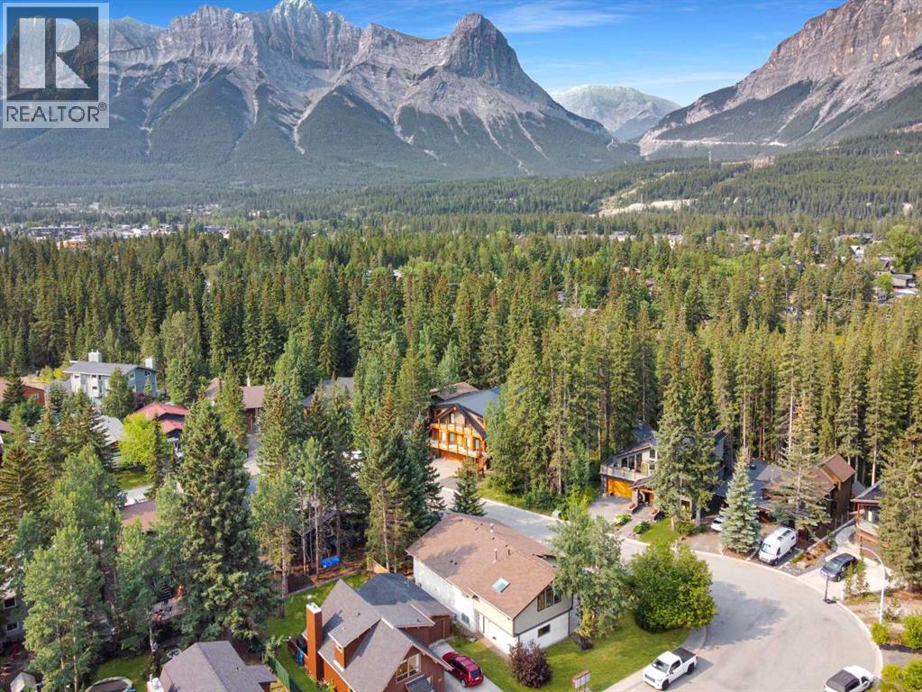 22 Pinewood Crescent, Canmore, Alberta  T1W 1P8 - Photo 32 - A2335810