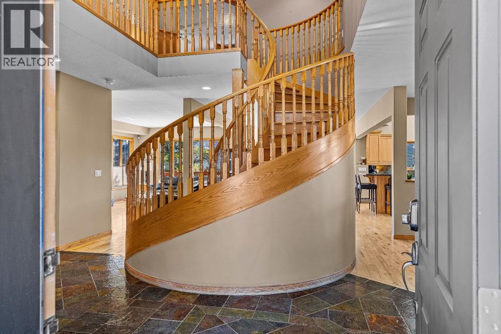 389 Eagle Heights, Canmore, Alberta  T1W 3C9 - Photo 3 - A2341331