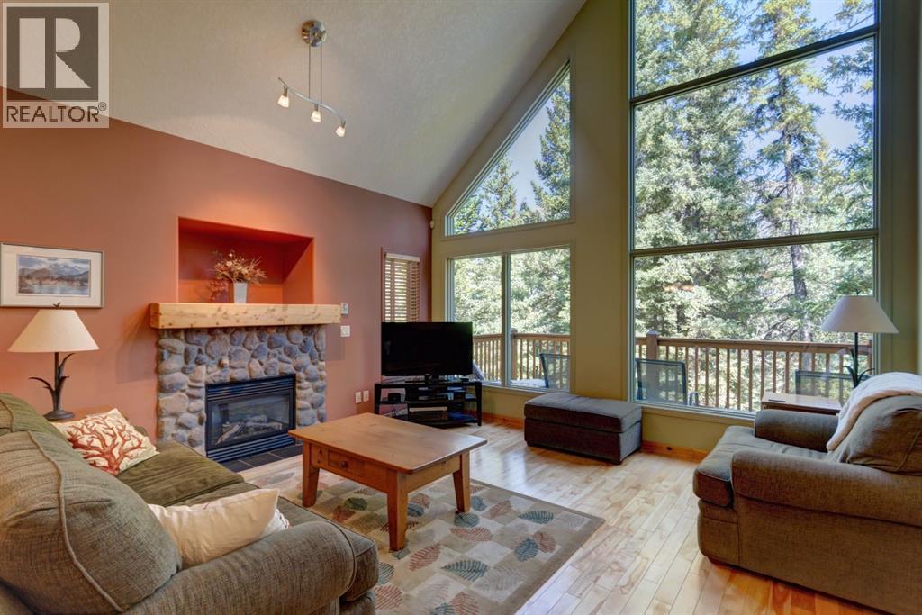 132 Krizan Bay, Canmore, Alberta  T1W 3G3 - Photo 9 - A2344187
