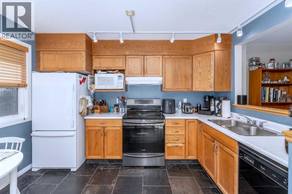 9, 242 Benchlands Terrace, Canmore, Alberta  T1W 1E9 - Photo 8 - A2343811