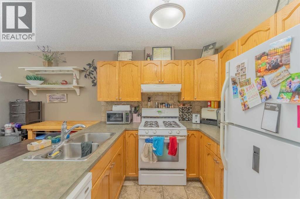 2, 827 Wilson Way, Canmore, Alberta  T1W 2Y8 - Photo 17 - A2344761