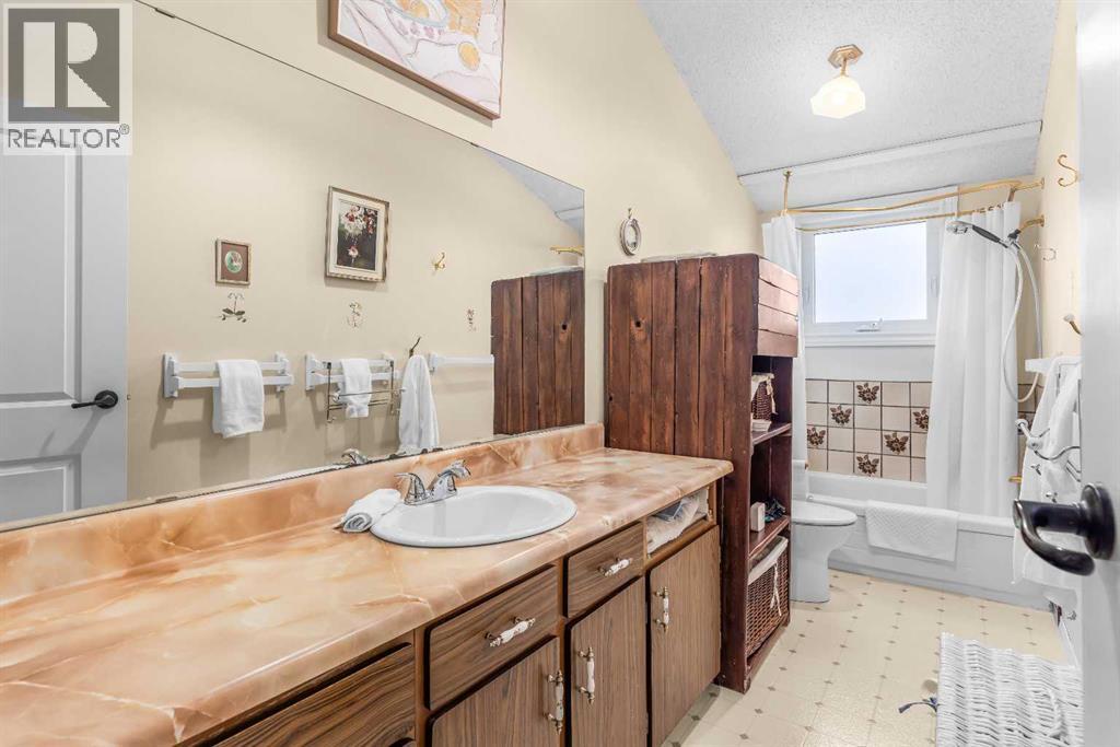 1001 9th Avenue, Canmore, Alberta  T1W 1Z5 - Photo 21 - A2351616