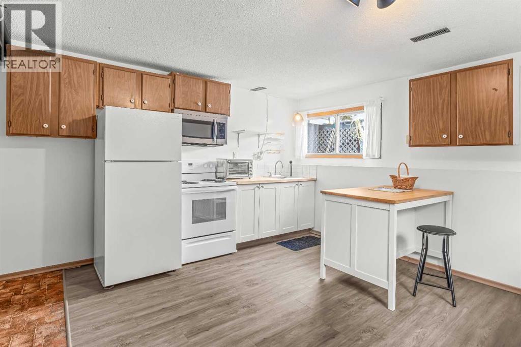1001 9th Avenue, Canmore, Alberta  T1W 1Z5 - Photo 22 - A2351616