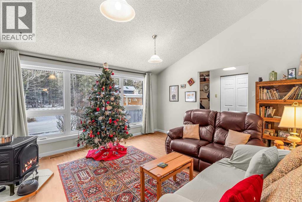 1001 9th Avenue, Canmore, Alberta  T1W 1Z5 - Photo 5 - A2351616