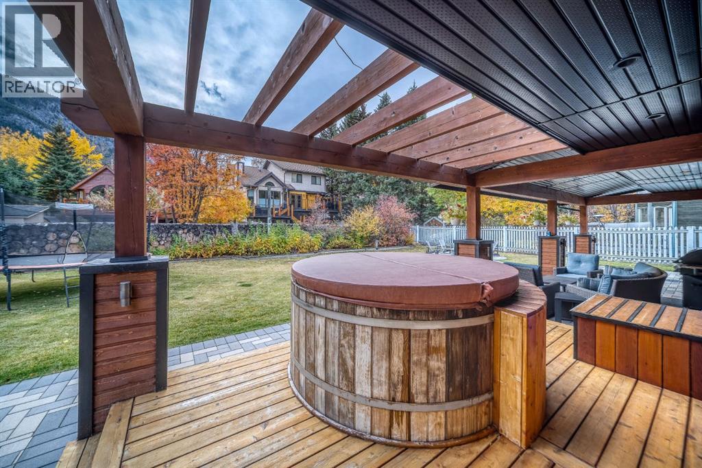 115 Spray Avenue, Banff, Alberta  T1L 1H1 - Photo 33 - A2351634