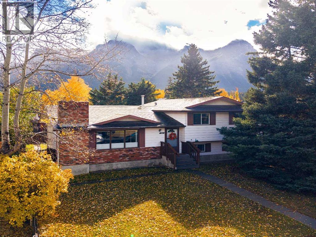 32 Mount Peechee Place, Canmore, Alberta  T1W 1Z4 - Photo 1 - A2353726