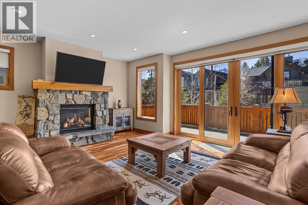 2, 813 4th Street, Canmore, Alberta  T1W 2G9 - Photo 11 - A2354022