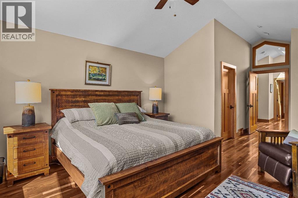2, 813 4th Street, Canmore, Alberta  T1W 2G9 - Photo 25 - A2354022